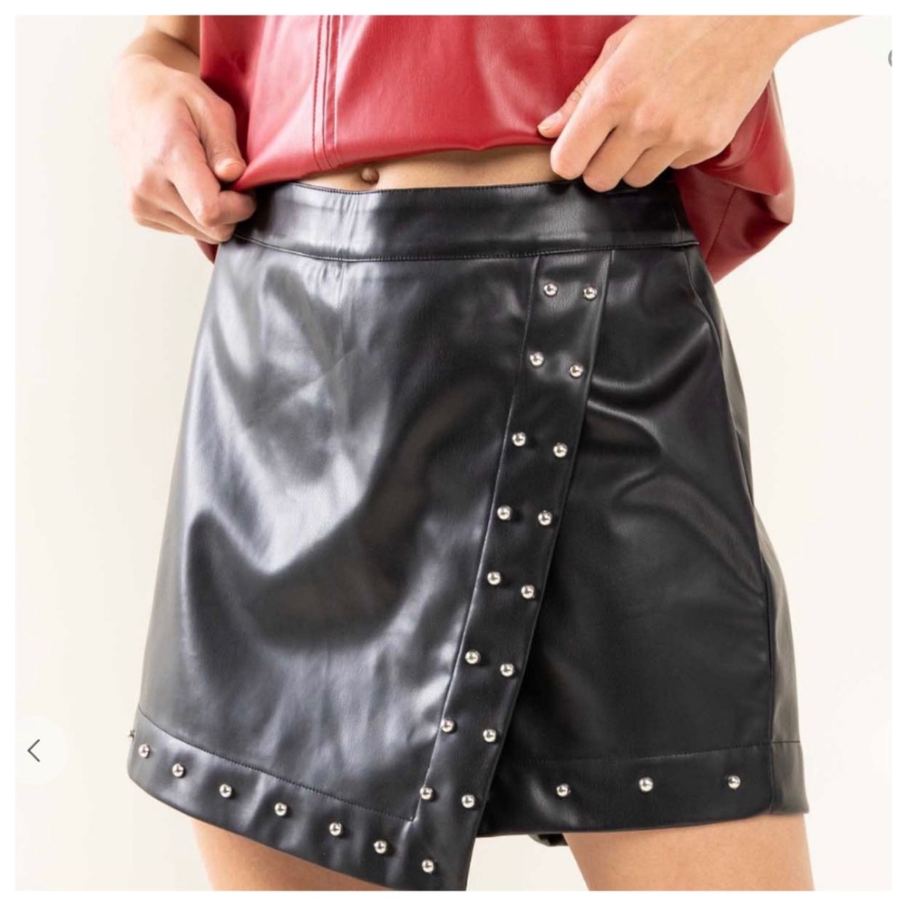 Soft Faux Leather Unbalanced Stud Skort - Picture 4 of 5